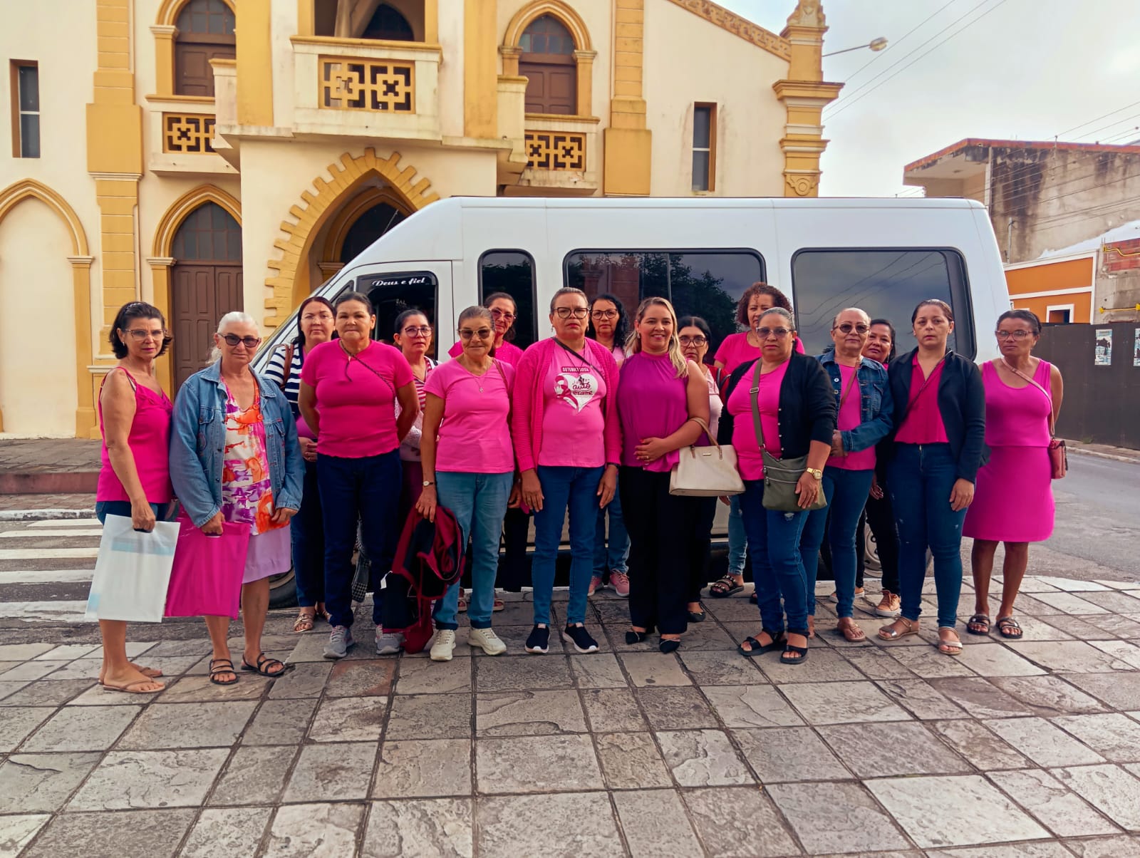 Compromisso com a saúde: vereadora leva mulheres de Lagoa de Roça para exames de mamografia
