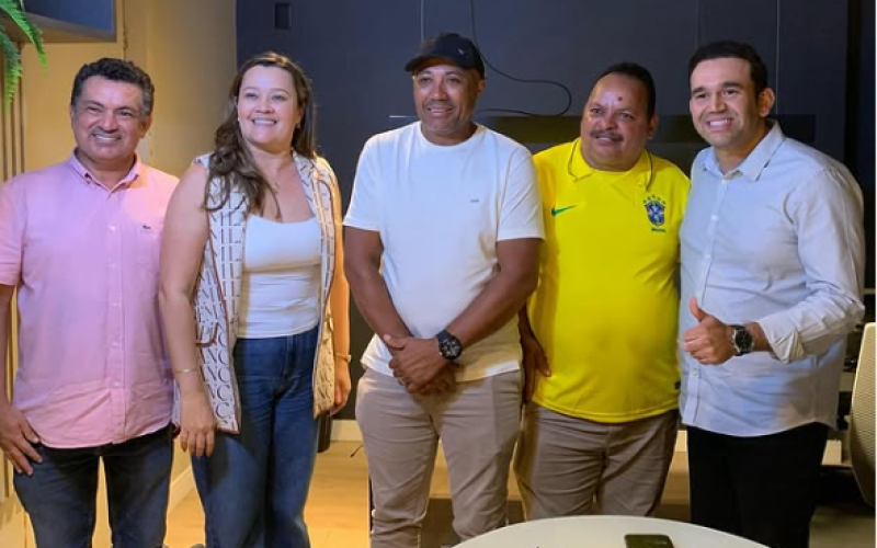 Dr. Jhony Bezerra e Larúcia Sá recebem apoio de vereadores em Caaporã