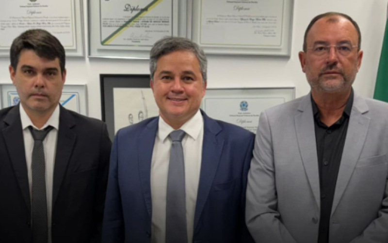 Com apoio de Efraim Filho, prefeito de São João do Cariri assegura obras e recursos em Brasília