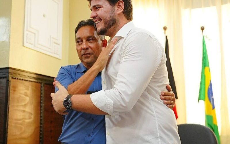 EM CAMPINA GRANDE: Bruno Cunha Lima e Fábio Ramalho: a cadeira vazia que ameaça o futuro do governo