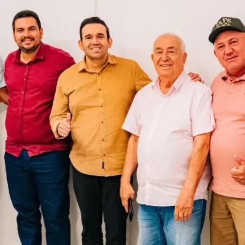 Ex-prefeito de Taperoá e lideranças locais manifestam apoio à pré-candidatura de Dr. Jhony Bezerra à Câmara Federal