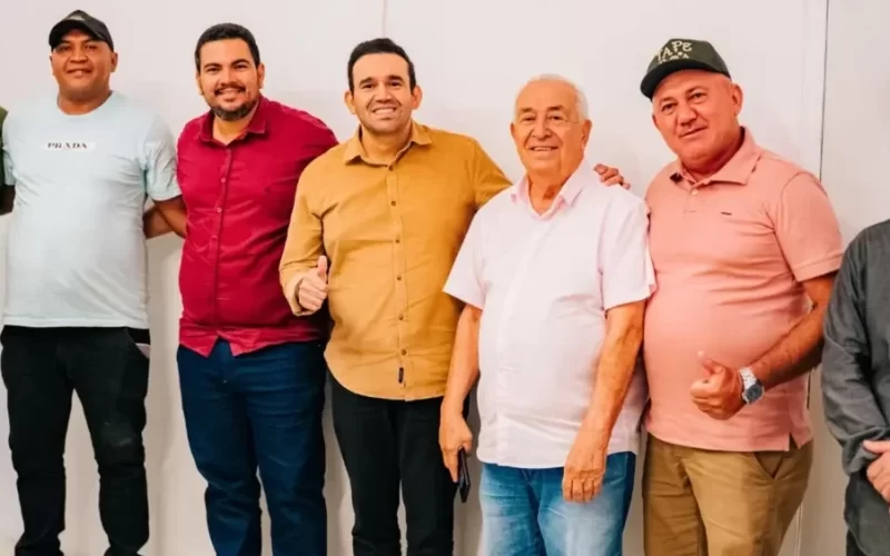 Ex-prefeito de Taperoá e lideranças locais manifestam apoio à pré-candidatura de Dr. Jhony Bezerra à Câmara Federal