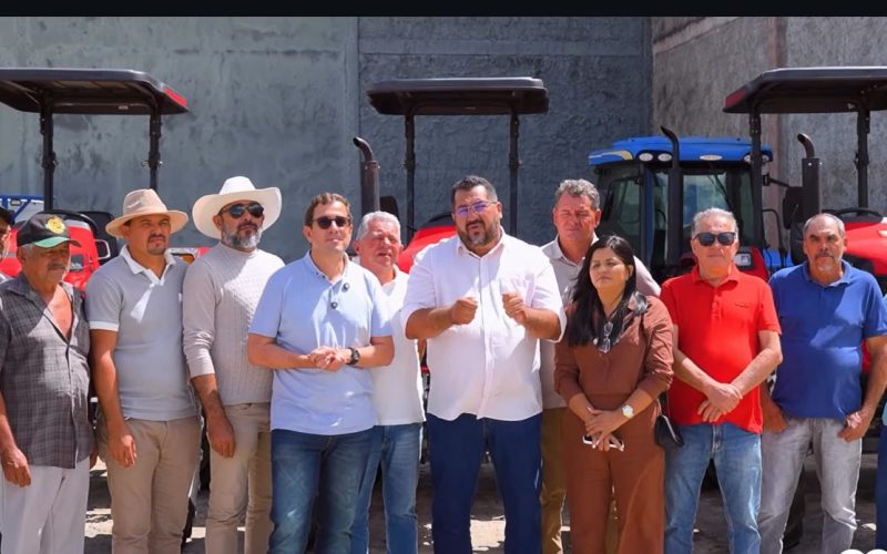 Em João Pessoa, Gervásio Maia entrega três tratores destinados a Santa Cecília – PB e reforça compromisso com o desenvolvimento da cidade.