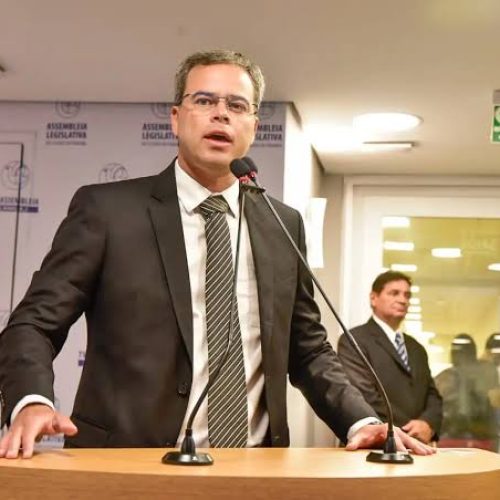 George Morais critica gestão da Educação na Paraíba e aponta falhas estruturais nas escolas