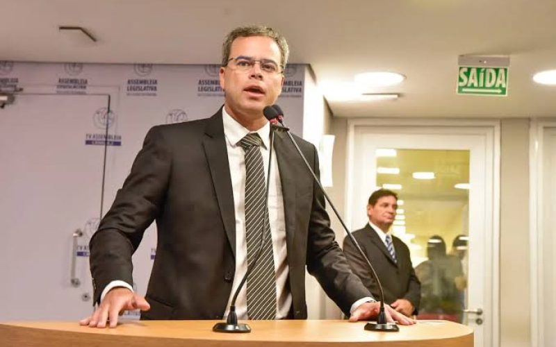 George Morais critica gestão da Educação na Paraíba e aponta falhas estruturais nas escolas