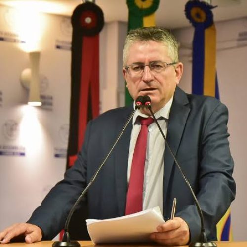 Deputado Dr. Romualdo apresenta Projeto de Lei para controle de cães errantes na Paraíba