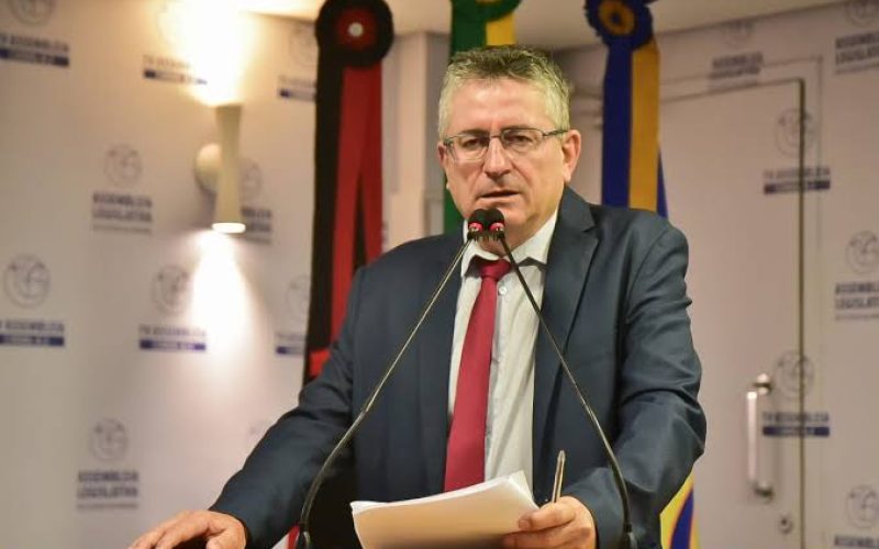 Deputado Dr. Romualdo apresenta Projeto de Lei para controle de cães errantes na Paraíba