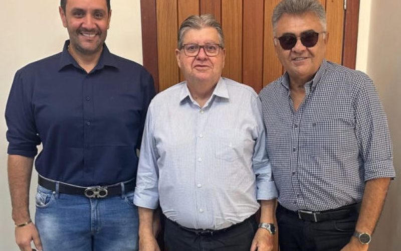 Márcio Roberto se reúne com João Azevêdo e assegura investimentos para cinco cidades paraibanas