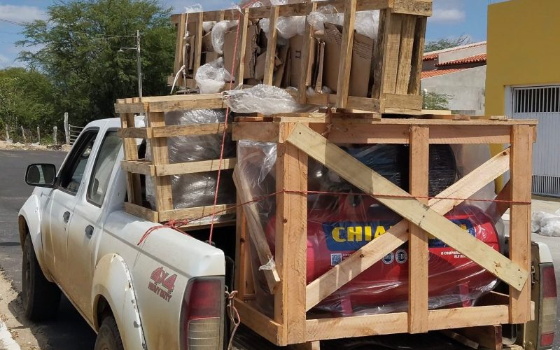 Capital do Mel: Cordeiros recebe máquina para produção de sachês graças a emenda de Dr. Romualdo