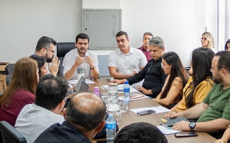 Dudu Dantas participa de reunião com secretário estadual de educação e gestores escolares no Curimataú e Seridó paraibano