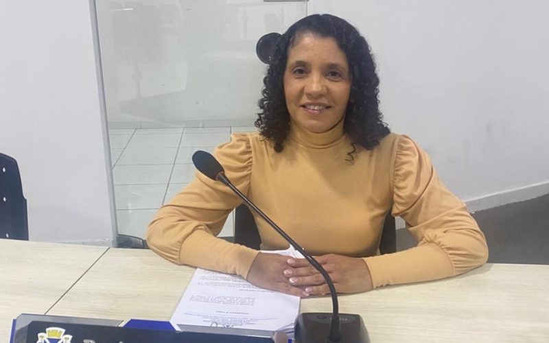 EM MONTADAS: Projeto da vereadora Daguia institui o Dia do Evangélico