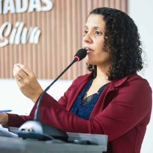 Vereadora Daguia de Naldo solicita criação de canal oficial de comunicação para unidades de saúde do município