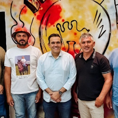 Dr. Jhony Bezerra recebe apoio de vereadores e lideranças de São Vicente do Seridó