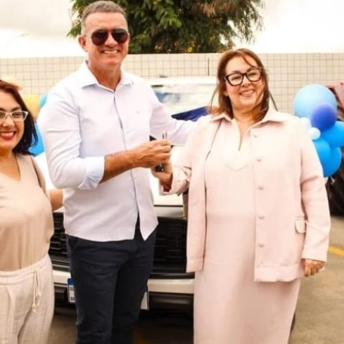 Deputado Sargento Neto entrega veículo para reforçar estrutura da educação em Puxinanã